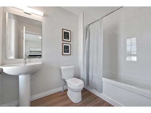 E5-410 Northfield Drive W, Waterloo, ON - Indoor Photo Showing Bathroom