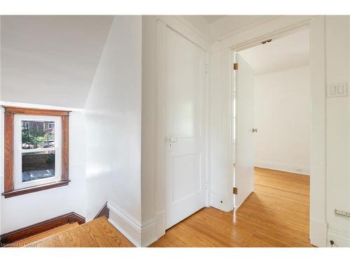 272 Stinson Crescent, Hamilton, ON - Indoor Photo Showing Other Room