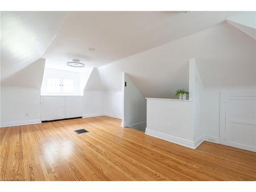 272 Stinson Crescent, Hamilton, ON - Indoor Photo Showing Other Room