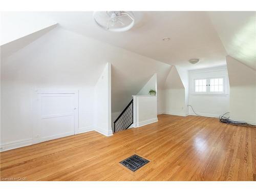 272 Stinson Crescent, Hamilton, ON - Indoor Photo Showing Other Room