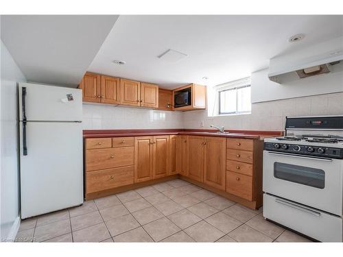 272 Stinson Crescent, Hamilton, ON - Indoor Photo Showing Kitchen