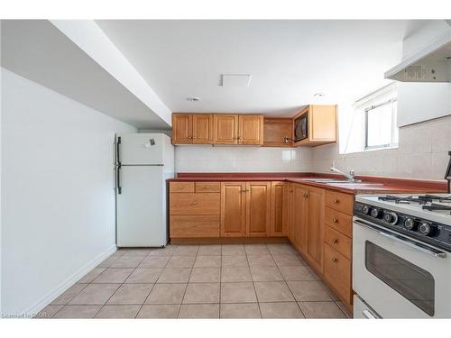 272 Stinson Crescent, Hamilton, ON - Indoor Photo Showing Kitchen