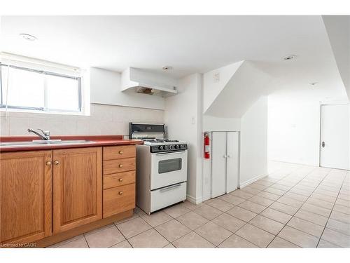 272 Stinson Crescent, Hamilton, ON - Indoor Photo Showing Kitchen