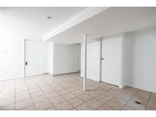 272 Stinson Crescent, Hamilton, ON - Indoor Photo Showing Other Room