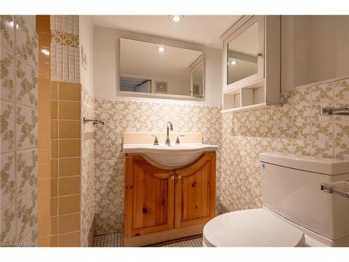 272 Stinson Crescent, Hamilton, ON - Indoor Photo Showing Bathroom