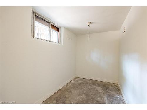 272 Stinson Crescent, Hamilton, ON - Indoor Photo Showing Other Room