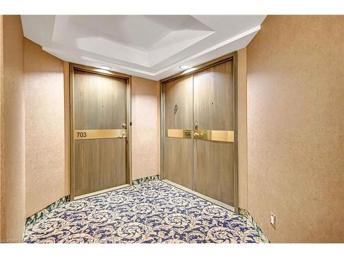 704-1800 The Collegeway, Mississauga, ON - Indoor