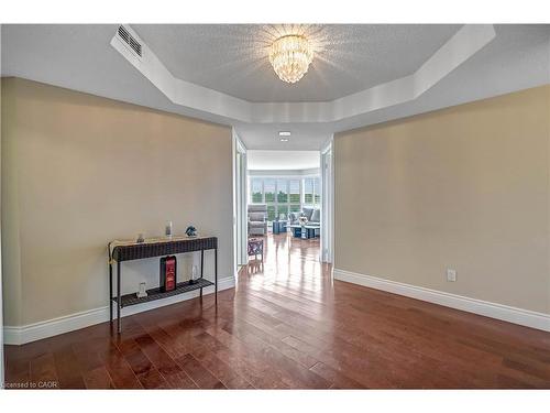 704-1800 The Collegeway, Mississauga, ON - Indoor Photo Showing Other Room