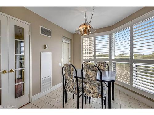 704-1800 The Collegeway, Mississauga, ON - Indoor Photo Showing Dining Room