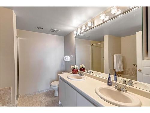 704-1800 The Collegeway, Mississauga, ON - Indoor Photo Showing Bathroom