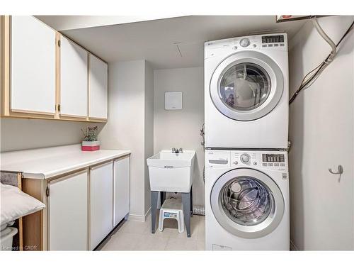 704-1800 The Collegeway, Mississauga, ON - Indoor Photo Showing Laundry Room