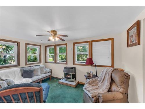 16 Broad Street, Port Dover, ON - Indoor Photo Showing Living Room