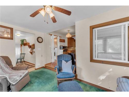 16 Broad Street, Port Dover, ON - Indoor Photo Showing Living Room