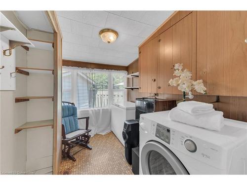 16 Broad Street, Port Dover, ON - Indoor Photo Showing Laundry Room