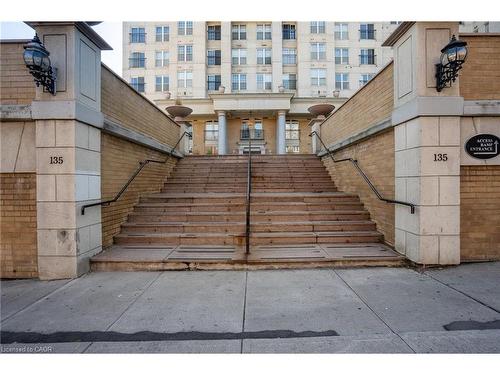 612-135 James Street S, Hamilton, ON - Outdoor