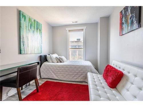 612-135 James Street S, Hamilton, ON - Indoor Photo Showing Bedroom