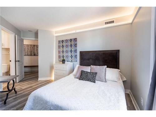 612-135 James Street S, Hamilton, ON - Indoor Photo Showing Bedroom