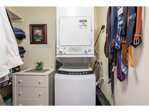 612-135 James Street S, Hamilton, ON - Indoor Photo Showing Laundry Room