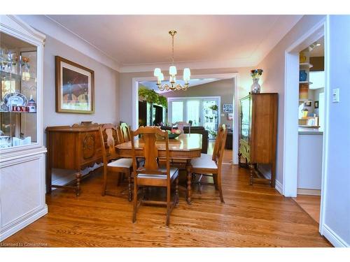 4131 Lorraine Crescent, Burlington, ON - Indoor Photo Showing Dining Room