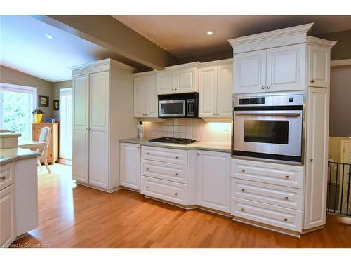 4131 Lorraine Crescent, Burlington, ON - Indoor Photo Showing Kitchen