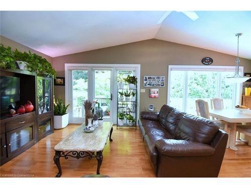 4131 Lorraine Crescent, Burlington, ON - Indoor Photo Showing Living Room