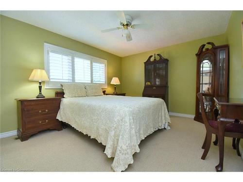 4131 Lorraine Crescent, Burlington, ON - Indoor Photo Showing Bedroom