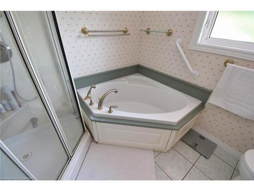 4131 Lorraine Crescent, Burlington, ON - Indoor Photo Showing Bathroom