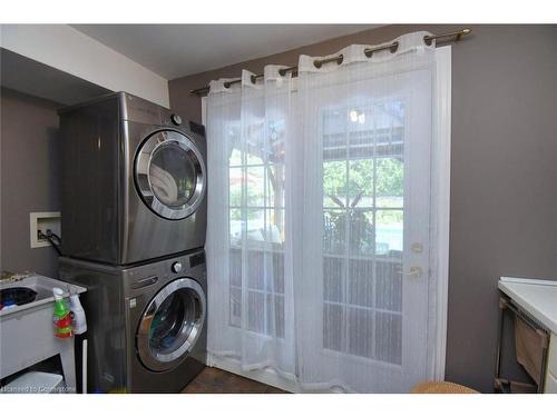 4131 Lorraine Crescent, Burlington, ON - Indoor Photo Showing Laundry Room