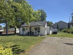 82 Teal Avenue  Stoney Creek, ON L8E 3B2