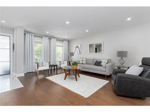 436 Goodram Drive, Burlington, ON - Indoor Photo Showing Living Room