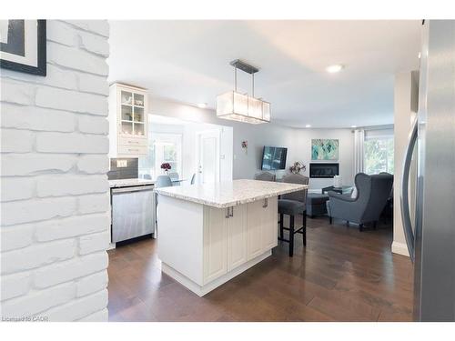 436 Goodram Drive, Burlington, ON - Indoor Photo Showing Kitchen