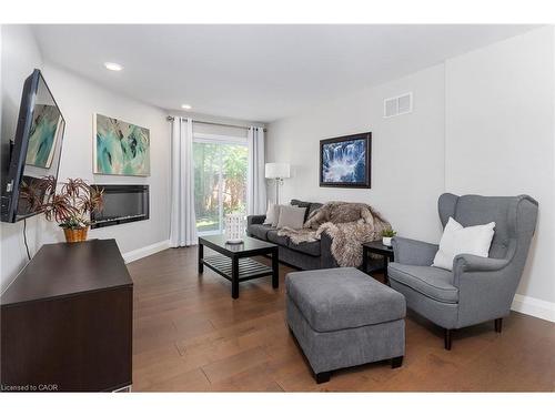 436 Goodram Drive, Burlington, ON - Indoor Photo Showing Living Room