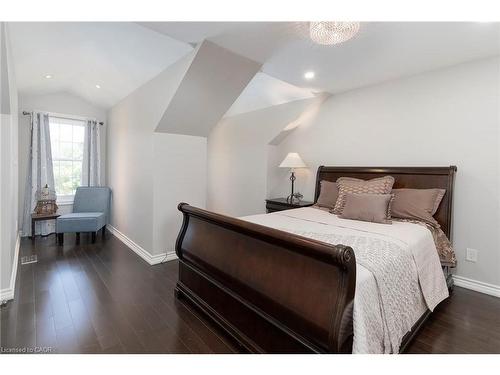 436 Goodram Drive, Burlington, ON - Indoor Photo Showing Bedroom