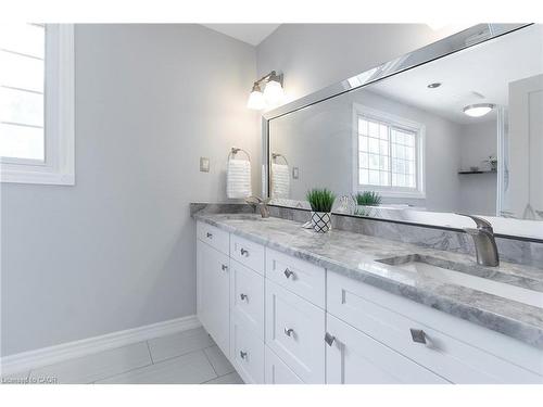 436 Goodram Drive, Burlington, ON - Indoor Photo Showing Bathroom