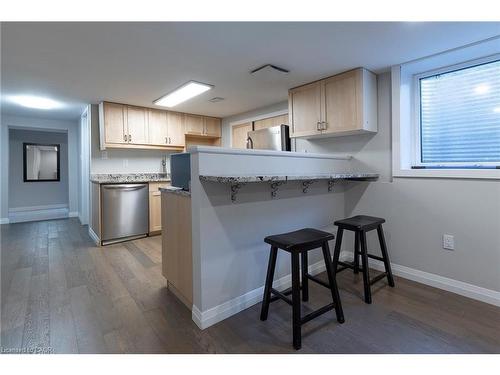 436 Goodram Drive, Burlington, ON - Indoor Photo Showing Kitchen