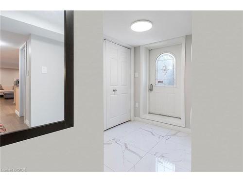 436 Goodram Drive, Burlington, ON - Indoor Photo Showing Other Room