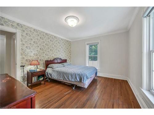 94 Sutherland Street W, Caledonia, ON - Indoor Photo Showing Bedroom
