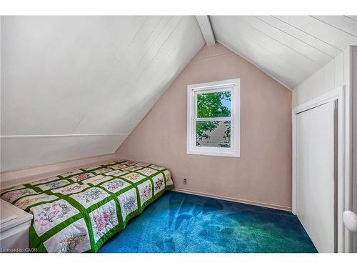 94 Sutherland Street W, Caledonia, ON - Indoor Photo Showing Bedroom
