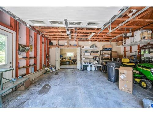 94 Sutherland Street W, Caledonia, ON - Indoor Photo Showing Garage