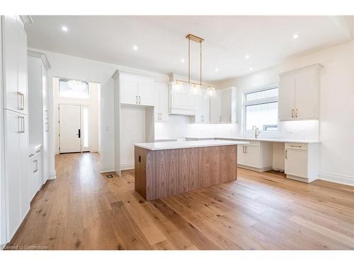 21 Oakley Drive, Niagara-On-The-Lake, ON - Indoor Photo Showing Kitchen