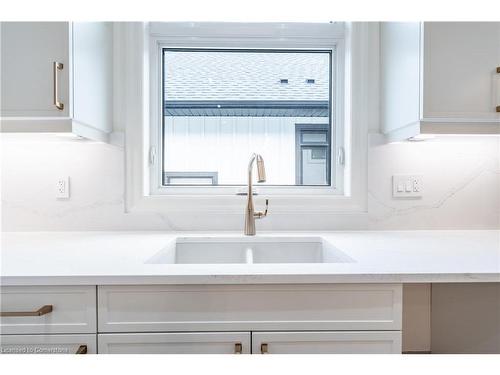 21 Oakley Drive, Niagara-On-The-Lake, ON - Indoor Photo Showing Kitchen