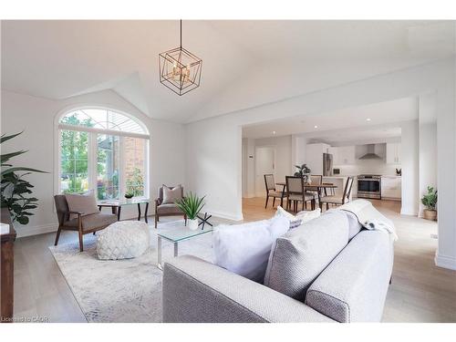 83 Benedict Place, Hamilton, ON - Indoor Photo Showing Living Room