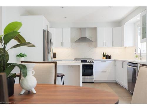 83 Benedict Place, Hamilton, ON - Indoor Photo Showing Kitchen With Stainless Steel Kitchen With Upgraded Kitchen