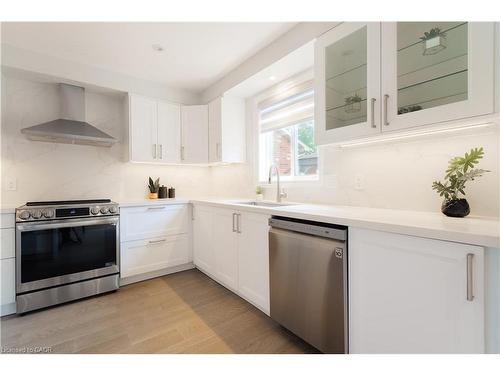 83 Benedict Place, Hamilton, ON - Indoor Photo Showing Kitchen With Stainless Steel Kitchen With Upgraded Kitchen