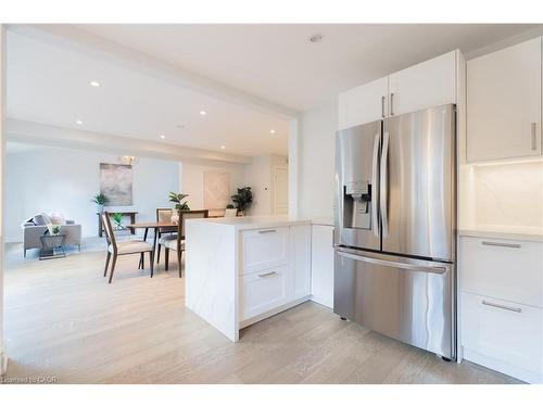 83 Benedict Place, Hamilton, ON - Indoor Photo Showing Kitchen