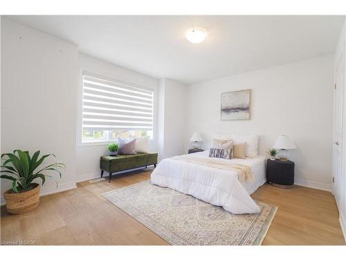 83 Benedict Place, Hamilton, ON - Indoor Photo Showing Bedroom
