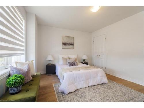 83 Benedict Place, Hamilton, ON - Indoor Photo Showing Bedroom