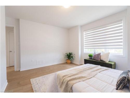83 Benedict Place, Hamilton, ON - Indoor Photo Showing Bedroom