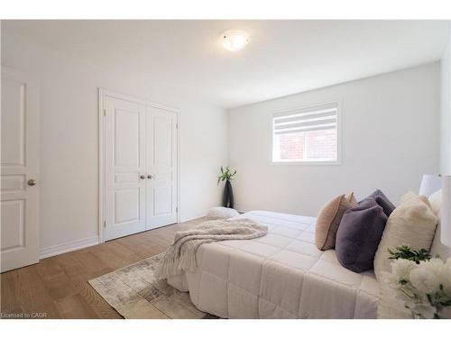 83 Benedict Place, Hamilton, ON - Indoor Photo Showing Bedroom