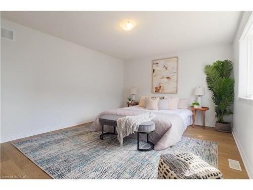 83 Benedict Place, Hamilton, ON - Indoor Photo Showing Bedroom
